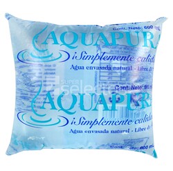 AlexTorres1282's tweet photo. Sinceramente siento pena por la cantidad de bolsas de agua que tiraban a los jugadores https://t.co/uH3psykouJ