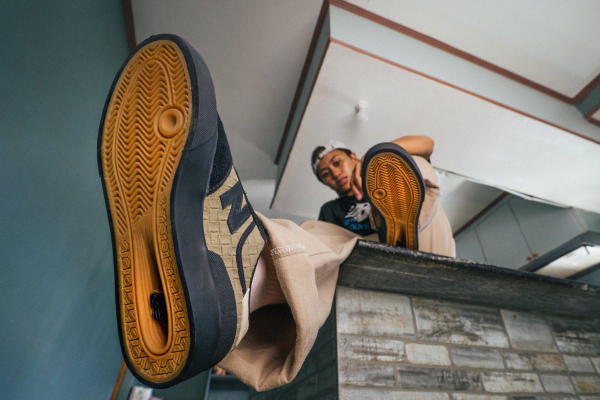 MargielynDidal's tweet photo. Hype on my new colorway of @nbnumeric. It is inspired by hanging rice or what is known by every cebuano as "PUSO"
Rice cooked inside of a pouch made from woven young palm leaves.
#nbnumeric
#nm272 https://t.co/MhZPlv20yJ