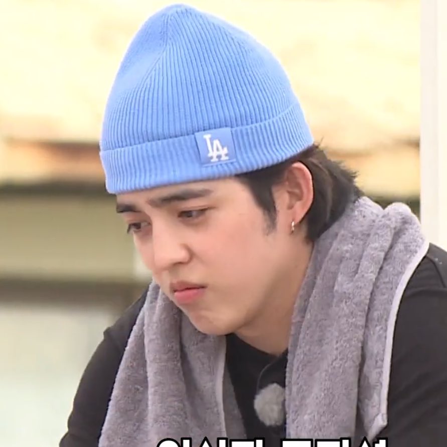 temen2 w skrg pada posting their activity with their bf/gf (story WA banyak bgt hzzzz)
meanwhile me... dear no one by tori kelly on loop https://t.co/K4Cfabz8xi