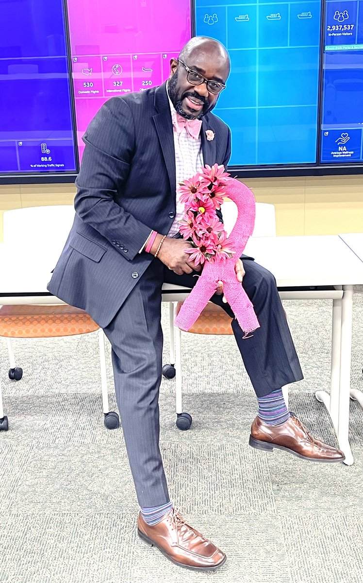 unkleviv's tweet photo. Real Men Wear Pink.    https://t.co/KphOXzvKUB https://t.co/IUNVBvB0ya