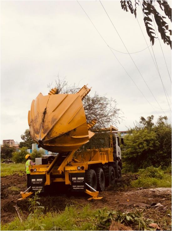 KamAvida's tweet photo. The KAM TRANSPLANTER is equipped with 4 spades that dig almost 6 feet under the root of the tree, catching hold of its rootball and ensuring a 99% chances of survival during transplanting. #kamavida #treetransplanter #bigjohn #plant #india https://t.co/tYJEs0JW6M