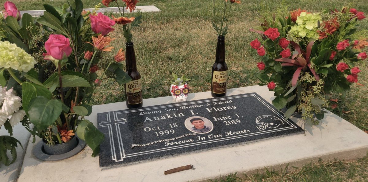 LoganCompston's tweet image. Almost your birfday again brotha 💚☹️💔