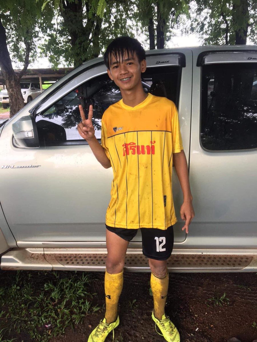 Kong26551961's tweet photo. เสื้อเปียกเหงื่อขนาดนี้ยังจะมีคนอยากได��มั้ยน้อ🥺 #หนองคาย https://t.co/BXKkYnlcyc