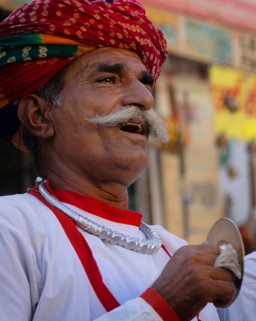 magikindia's tweet photo. Folk singer of Rajasthan
#rajasthan #rajasthani #rajasthantourism #udaipur #indiaphotography #travel #indialovers #travelindiagram #travelindia #magikindia #india #indiatravelphotography #mathinitravel
Copyright @magikindia https://t.co/uO3kwUySve