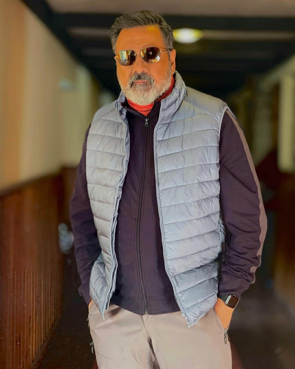 BollySpy's tweet photo. The coolest of all @bomanirani looks dapper in his recent picture
#coolpicture #pictureoftheday #pictureperfect #bomanirani https://t.co/BFB4v3zwcq