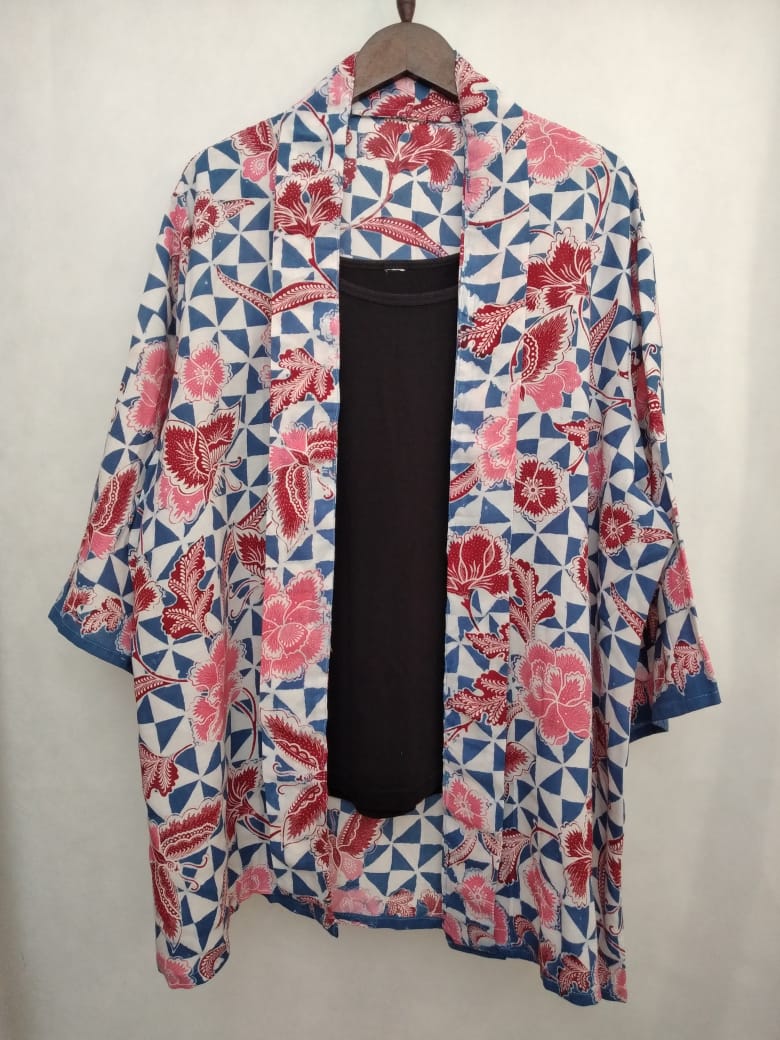 rade_efp's tweet photo. Stok update #outerencim

Outer #batikcap fit to S-XXL. Bahannya rayon, ringan, adem, 185k aja. 

Buruan WA https://t.co/KTKBg8bJcN kalau ada nyangkut di hati, stoknya per motif cuma 1 😁

Bagi yang bantu RT/like, semoga Rabu ini banyak rejeki baru. Amin!! 

#batik #batikencim https://t.co/N8RFDIk8wP