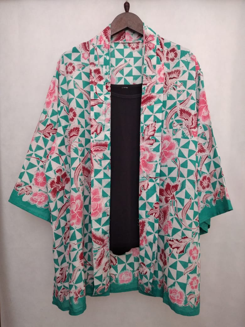 rade_efp's tweet photo. Stok update #outerencim

Outer #batikcap fit to S-XXL. Bahannya rayon, ringan, adem, 185k aja. 

Buruan WA https://t.co/KTKBg8bJcN kalau ada nyangkut di hati, stoknya per motif cuma 1 😁

Bagi yang bantu RT/like, semoga Rabu ini banyak rejeki baru. Amin!! 

#batik #batikencim https://t.co/N8RFDIk8wP