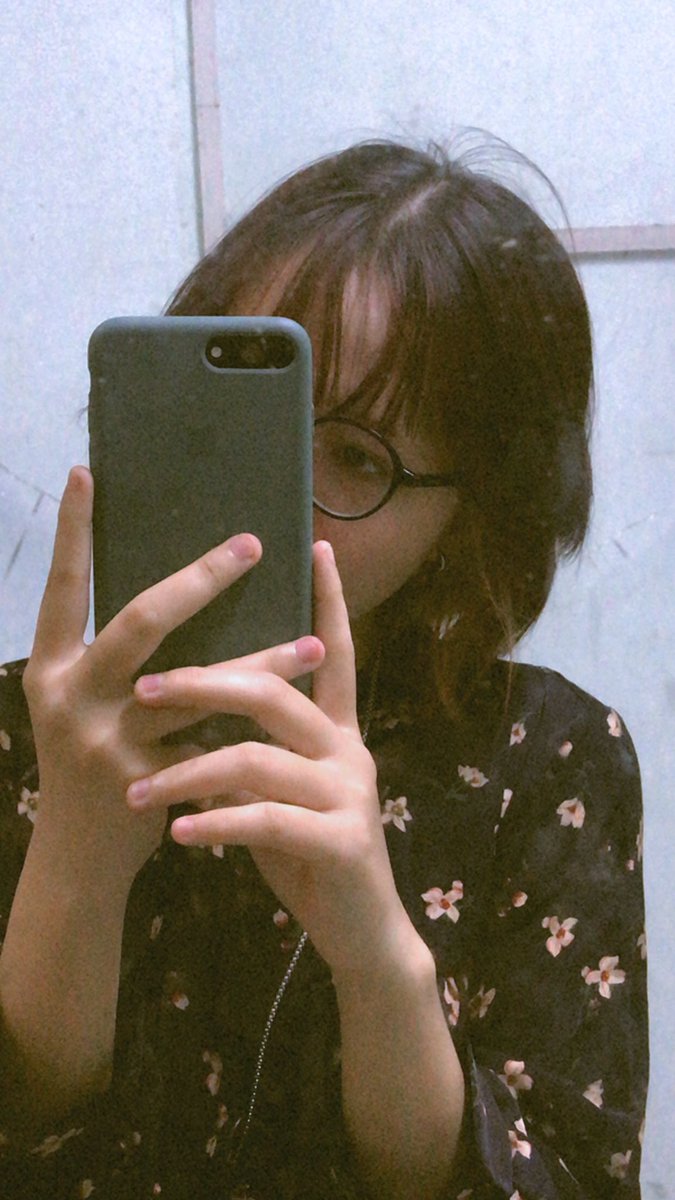 maymayi77's tweet photo. Màu tóc mới nên cũng cần ngiu mới theo tweet cho em nhe https://t.co/qOpYW98iCK