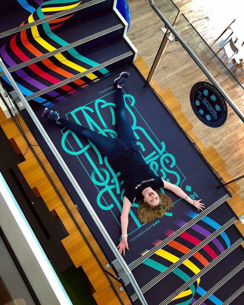 Libla_94's tweet image. Feeling like a star at #TechOneHackDay! ⭐️🌈 #lifeattechone #technologyonehackday instagr.am/p/CU_vCMmhk1T/