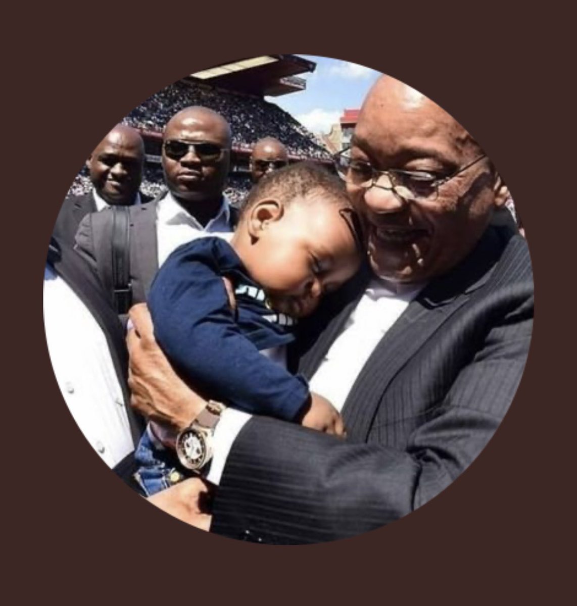 Sfanele2109's tweet photo. Baba Nxamalala Jacob Zuma ✊🏼✊🏼 https://t.co/DxB9w4LQz1
