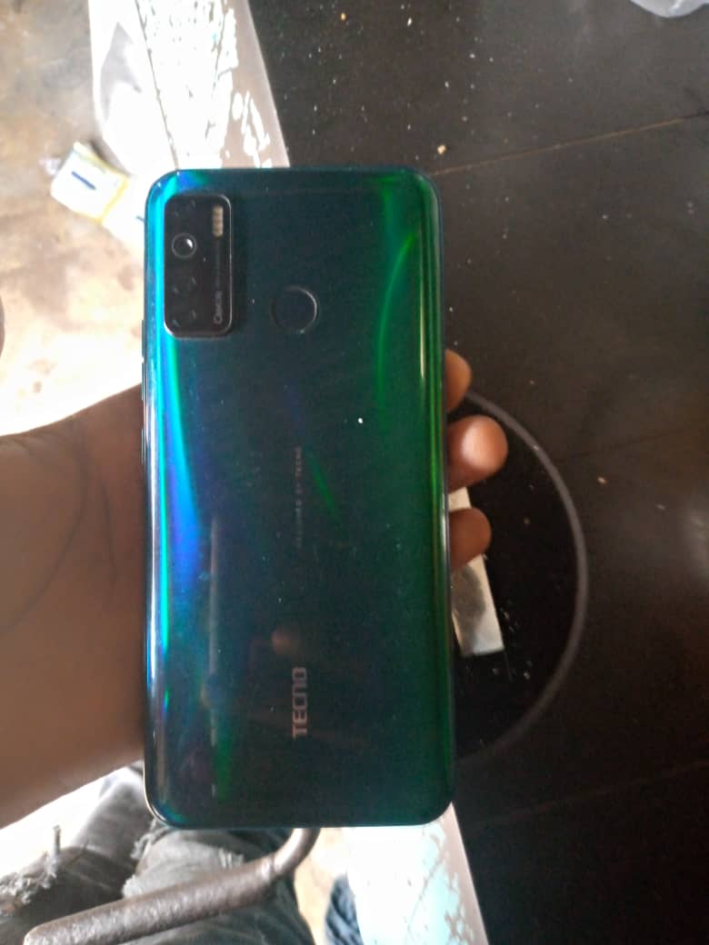 Transferhub21's tweet photo. Tecno camon 15 Air,3g ram,64g inner memory available for sale at affordable price
DM if interested
@AkureHowFar 
@AyodeleOsma 
@officialnath_ 
@9ja_insider 
@Ifeoludavies 
@nyfehmy 
@TheBabaTee 
@thisissegun 
@mclayor 
@lizzy_folorunso 
@duobirth 
@adexogbon 
@MonevMonev https://t.co/tClrrKZtyW