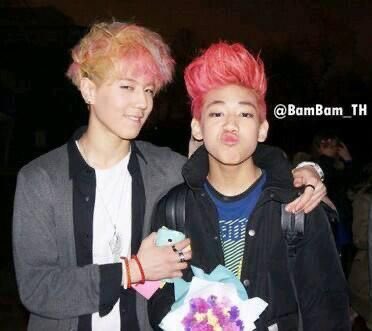 yugsmark's tweet photo. LMAO WHAT IS THIS @yugyeom @BamBam1A https://t.co/26zqVAsmH7
