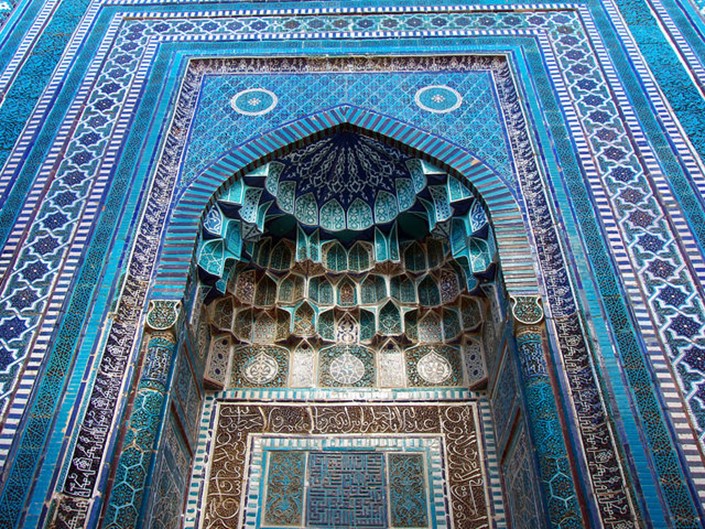 artinsociety's tweet photo. Two views of the Shah-I-Zinda (“The Living King”) Necropolis in Samarkand, Uzbekistan, a complex of mausoleums and ritual buildings dating mainly from 14-15th C (photo at R is by Fulvio Spada) https://t.co/iRHNAhPlGS https://t.co/z4uifLr8ww