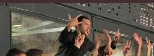 No one
Alpren her zaman:
<a href="/DuymazAlperen/">Alperen Duymaz</a> | #SonYaz