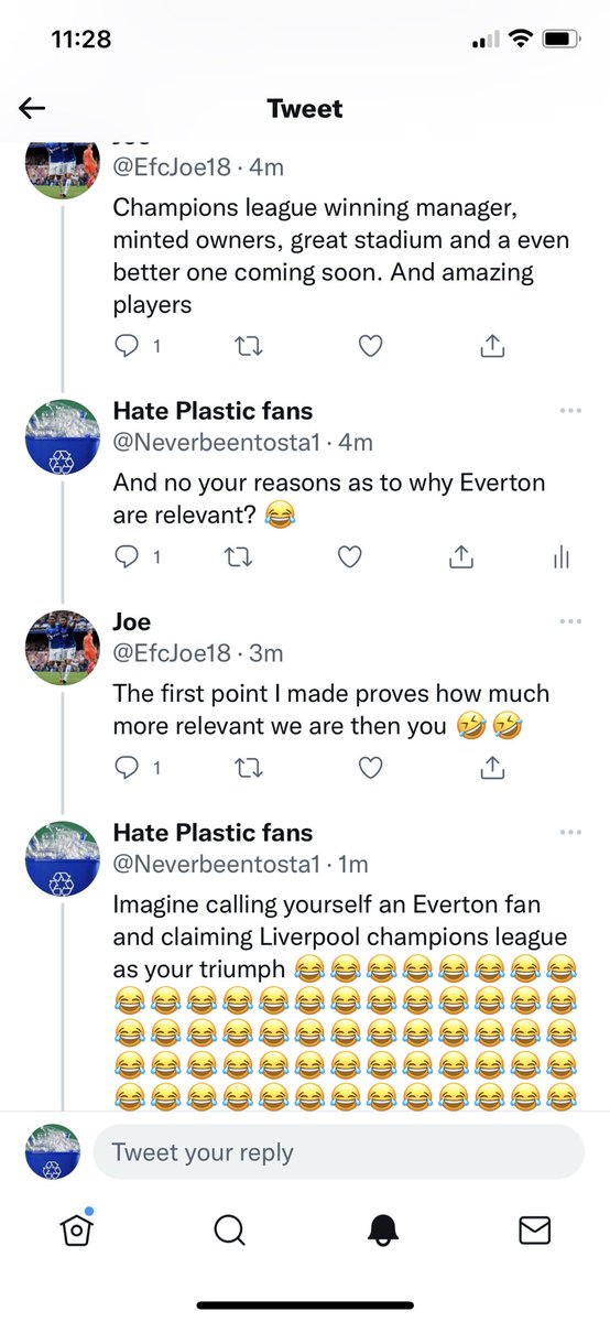 Neverbeentosta1's tweet photo. Possibly the worst debate I’ve ever experienced. This guy claims to be an #EFC fan. #plasticfan, Closet #LFC fan. #Liverpoolisred https://t.co/ciOaK295eE