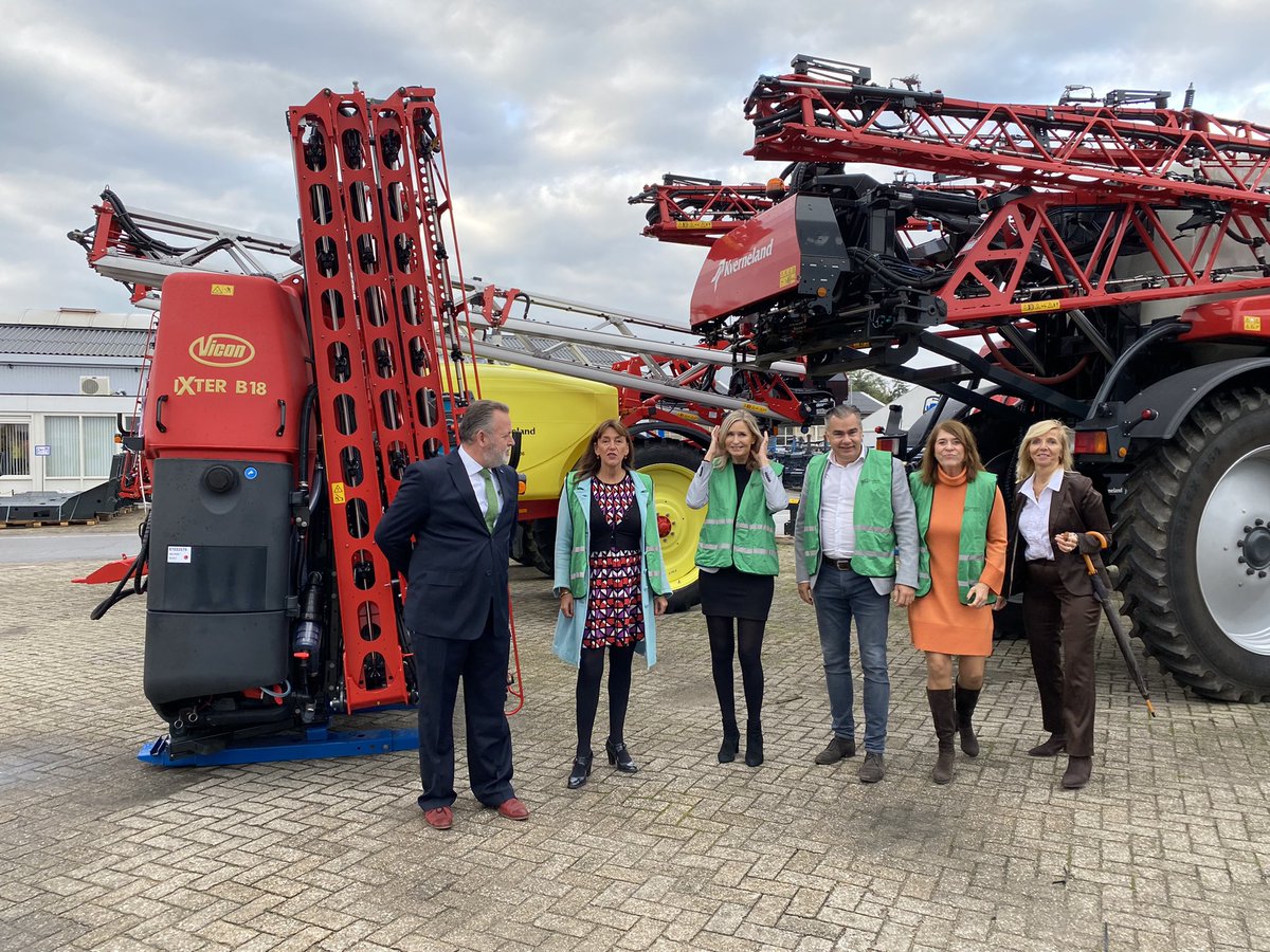 marjaruigrok's tweet photo. Mooie ochtend met bezoek aan genomineerden van @MeerBusinessZHZ @TolsmaGerco Ondernemingsprijs. Kverneland in Nieuw-Vennep sinds 1910 Herbert Vissers (Vicom) landbouwmachines, Aircargo in Hoofddorp slim en snel en the Relocation Company in Vijfhuizen, expats ontzorgen https://t.co/rDjyAMejtQ