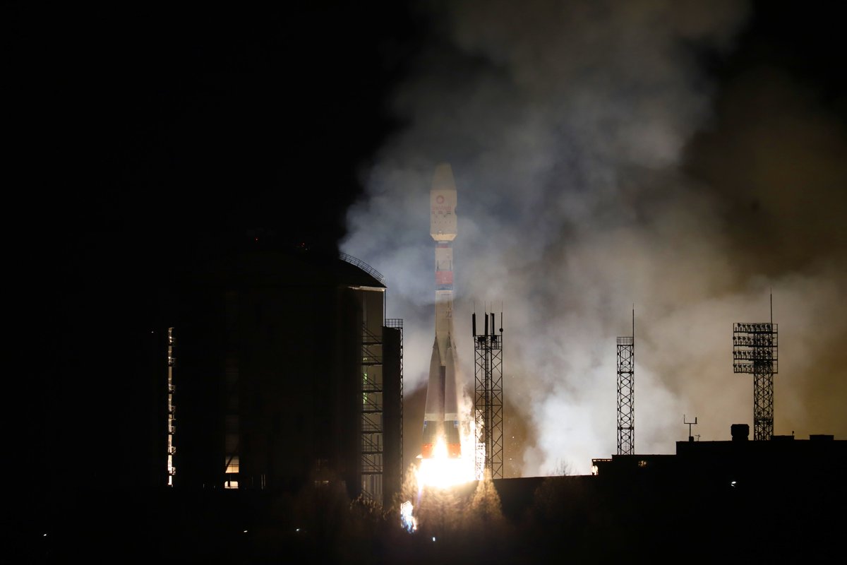 EutelsatGroup's tweet photo. Take a look at this wonderful shot from Vostochny. Seeing a launch in action never fails to amaze! 🚀
We will be live-tweeting our progress as our mission to deploy our satellites continues, so stay tuned on twitter for updates!
#OneWebLaunch11 #OneWeb #satcom #satellitelaunch https://t.co/BXtRqe6A3q