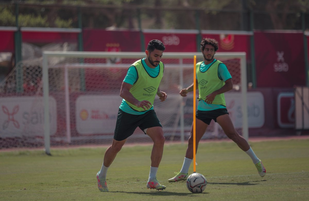 AlAhly's tweet photo. لقطات من تدريب فريقنا قبل السفر إلى النيجر لمواجهة الحرس الوطني في مستهل مشوار الفريق للدفاع عن لقب دوري أبطال أفريقيا📸🦅💪
#أفريقيا_يا_أهلي https://t.co/sEeBNwlsDl