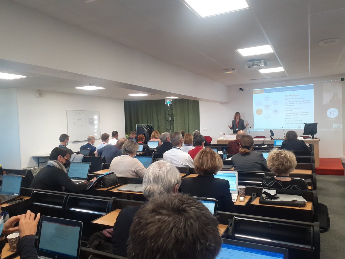 Ih2ef's tweet photo. Former au management collaboratif ➡ 50 cadres du 1er et 2nd degré engagés pour la #transformation #IGESR #management #IH2EF
📣 Intervention de @ansoficollard – professeure des universités, Université de Namur, Belgique sur le projet de recherche tech. #numériques @LITMEatWORK https://t.co/xiFmpOPJvx