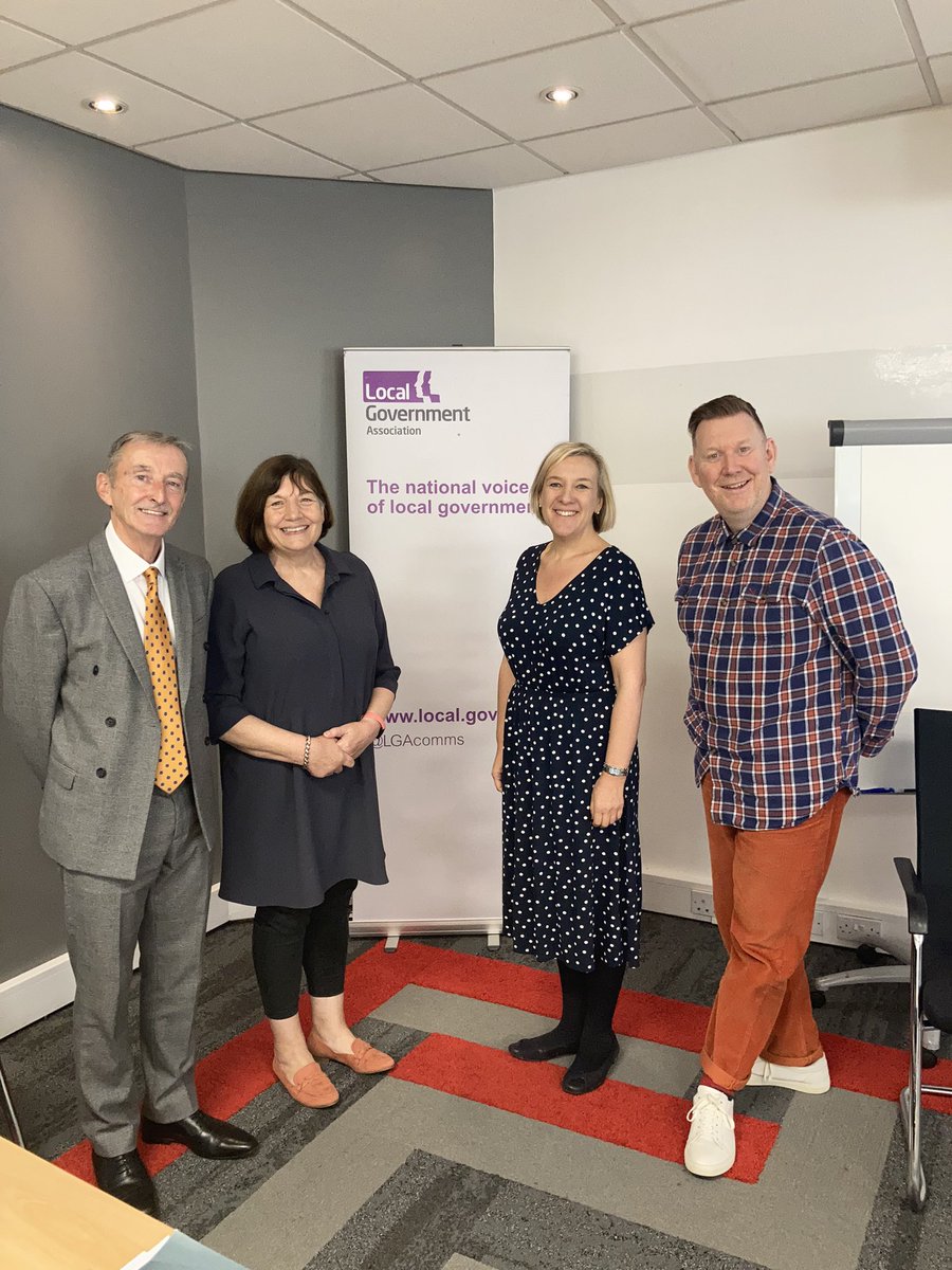 Great to have our regional and member peers in discussion at the New councillor session in the West Midlands 👍🙌 <a href="/LGAcomms/">Local Government Association (LGA)</a> <a href="/dmontfort/">Peter Fleming OBE FRSA.</a> <a href="/helenhbristol/">Helen Holland</a> <a href="/lisa_smart/">Luciano Bevilacqua</a>