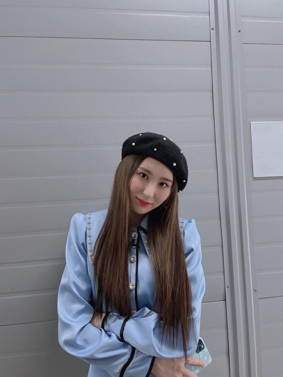 [🎥] (ENG) 세월을 피하는 방법, 안티에이징 | 겟잇뷰티 K-BOX Ep.06
(youtu.be/AysCdy6AW6A)

#이채연 #LEECHAEYEON