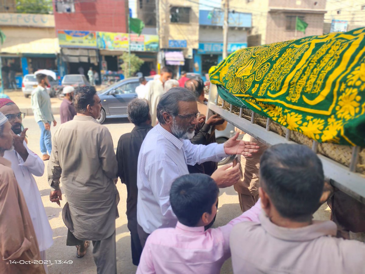 ShaharyarMQM's tweet photo. یوسی 13 پی آی بی ٹاون کے اسیرکارکن ساجد بھائی کے والد یامین بھای جو ایلڈر ونگ کے کارکن بھی تھے۔گذشتہ شب انتقال کر گئے تھے۔ انکی نماز جنازہ میں اراکین رابطہ کمیٹی زاہد منصوری۔ارشاد ظفیر اور پی آی بی ٹاون انچارج غوث بھای نے شرکت کی۔اس موقع پر اراکین ٹاون و یوسی کمیٹی اور کارکنان https://t.co/1uhTOSKXfq