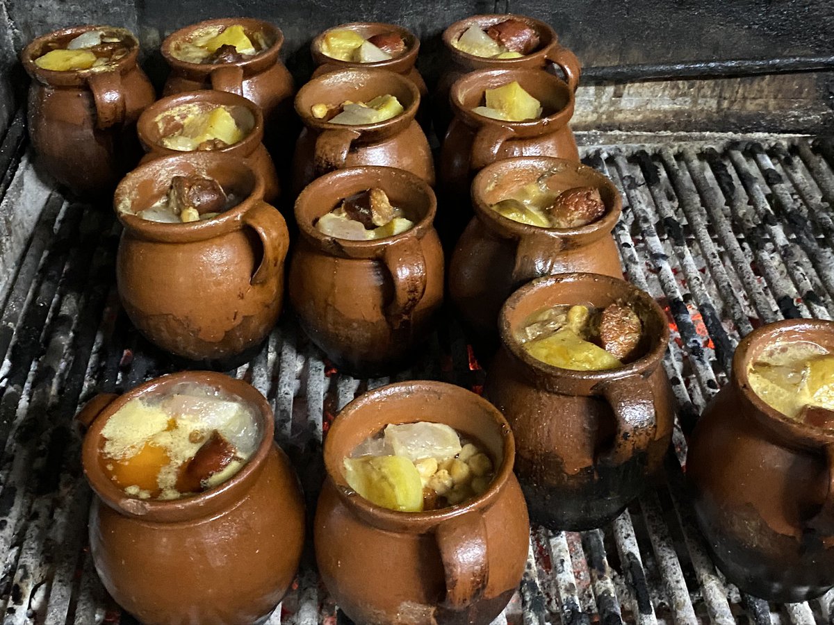 ENHORABUENA <a href="/garbanfuco/">Garbanzo Fuentesaúco</a> <a href="/alimentoszamora/">Alimentos de Zamora</a> por el premio Figuras de Calidad en la VII edición de los Premios <a href="/GastronomiaCyL/">Academia Castellana y Leonesa de Gastronomía</a> Recordamos cuanto disfrutamos el cocido de <a href="/wambita77/">Mara Verdasco</a> en <a href="/tabernalabola/">Taberna La Bola</a> “en puchero” junto a <a href="/juanpozuelo/">Juan Pozuelo</a> <a href="/ivanvillarcoci/">ivan villar</a> <a href="/QuinceNudos/">Bruno Lombán</a>🔝#garbanzofuentesauco