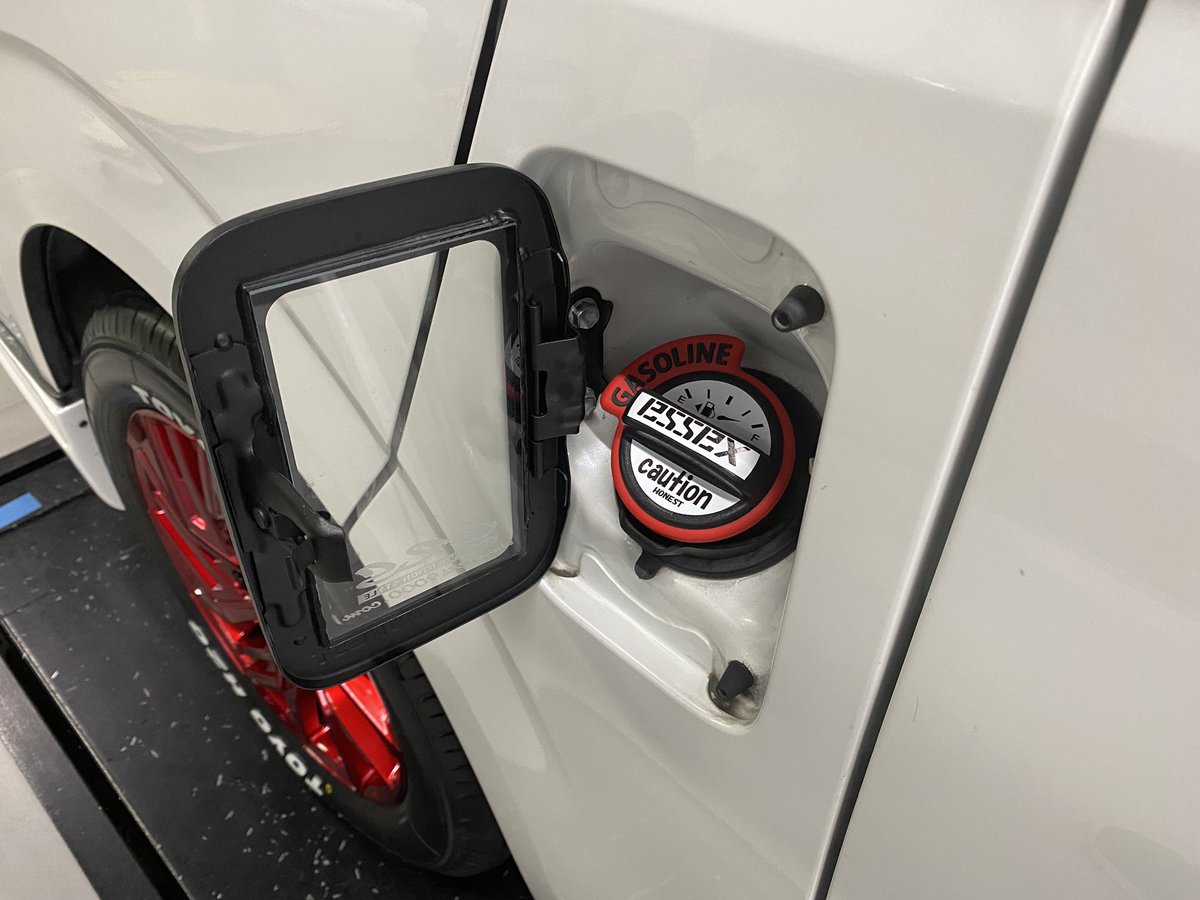 い出のひと時に とびきりのおしゃれを ハイエース ガラスリッド Honest Crsコラボ Essexロゴ 外装 エアロパーツ Www Sigweb Cl