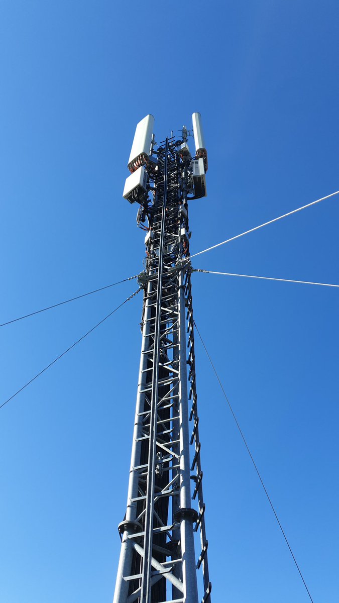 jmthibaud's tweet photo. Toujours aussi top de rencontrer les équipes @Orange_France : merci à Philippe Laplane et à ton Unité de Pilotage Réseau Île de France pour votre accueil, votre professionnalisme et votre engagement 💪📶 ⚡️ https://t.co/7XOHO14HTi