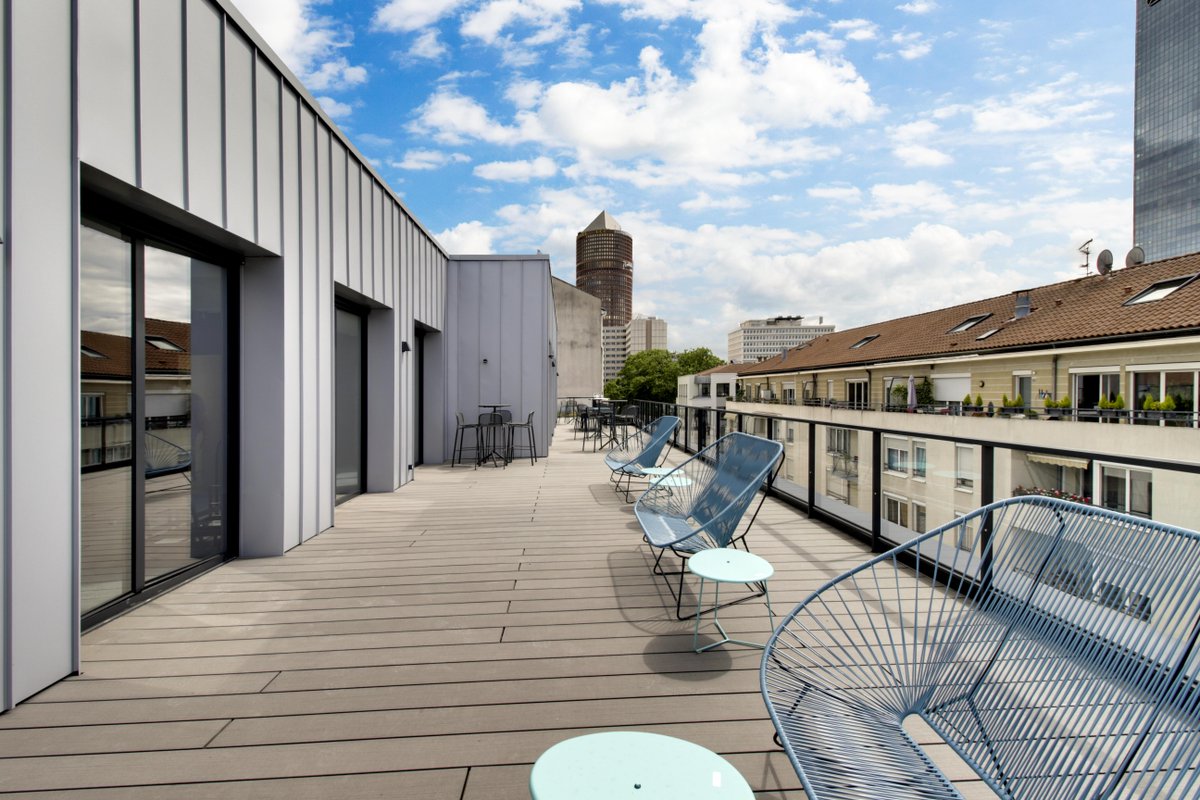 Bienvenue dans nos locaux 👋

À #Paris, #Lyon, #Bordeaux, #Vannes ou ailleurs, l’heure est à la modularité et à l’adaptabilité !
Flex-office, espaces de coworking, salles "silence", tiers-lieux...
Bientôt VOS espaces de travail ? 😉
