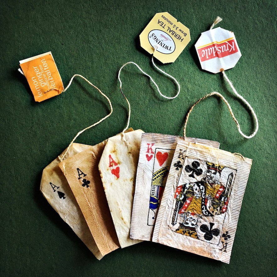 GiuseppeTurrisi's tweet photo. “Distorted realities have always been my cup of tea”
#VirginiaWoolf

🖌️#RubySilvious paints artwork on used teabags in ‘363 Days of Tea’

#HoLAbitudine #GoodMorning #ArtLovers #TeaLovers @Unavoltanera @Vale22046  @UnTemaAlGiorno @DavLucia @672Cilia @_SimplyBen_ @crucant @lazvard_ https://t.co/A1U0KbLYmv