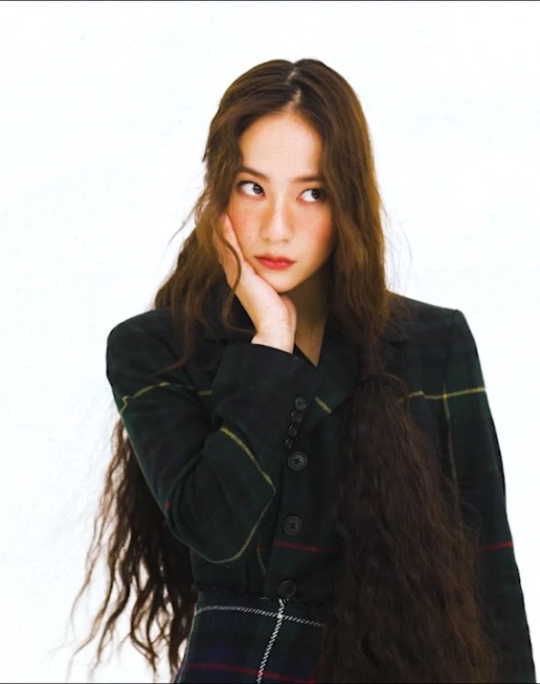 SOOJUNGLOOKS's tweet photo. Krystal Jung for Dazed Korea (2021) https://t.co/xCwpJwDjHD
