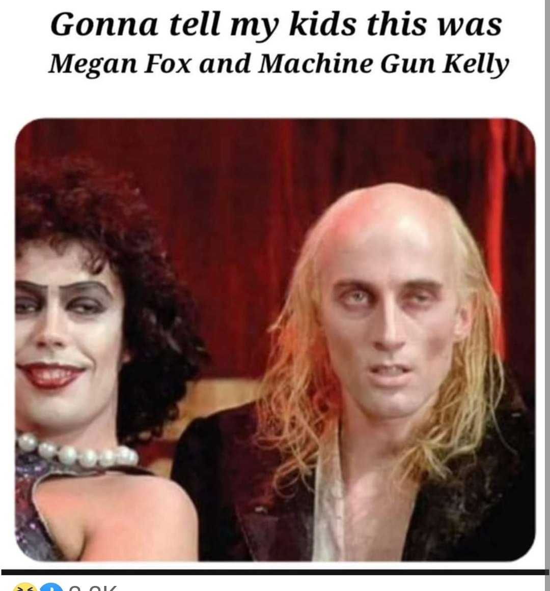 Fes_Toy's tweet photo. Megan Fox and Machine Gun Kelly😭😂 https://t.co/1aXoOqLytW