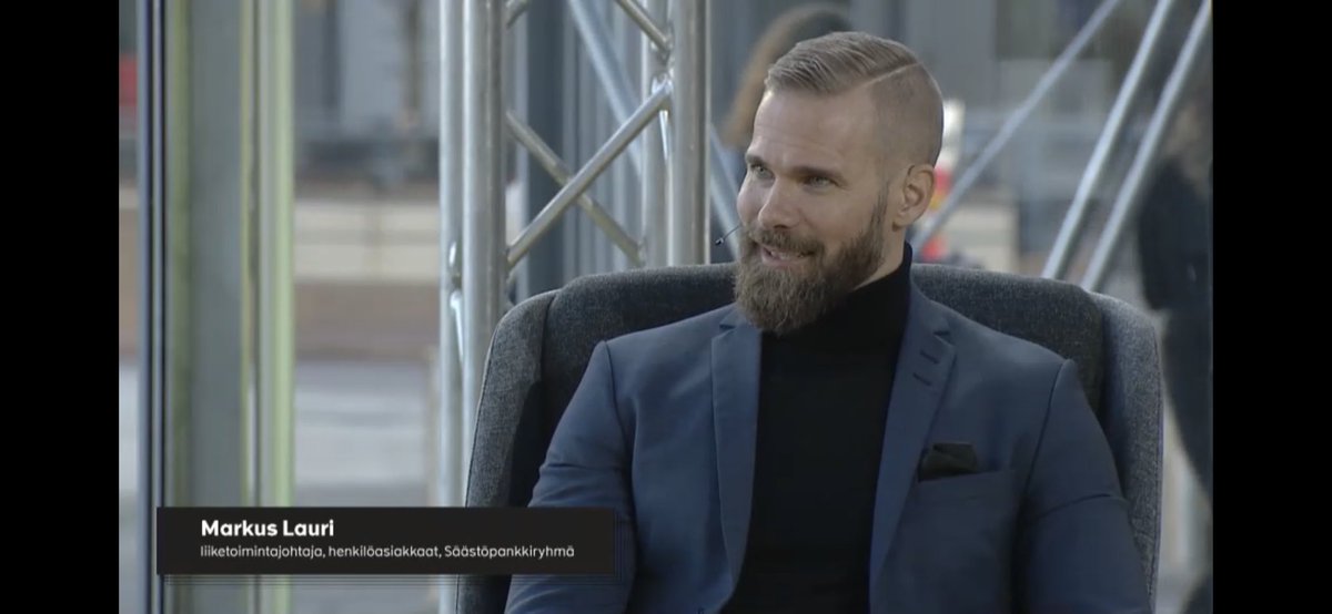 LaineSpellman's tweet image. Mainio kollegani tänään Sanoman Get Tomorrow- tapahtumassa puhumassa kuinka me Säästöpankissa yhdistämme henkilökohtaisen ja digitaalisen asiakaskokemuksen 🙌🏻. #gettomorrow #ainatuleesanomista