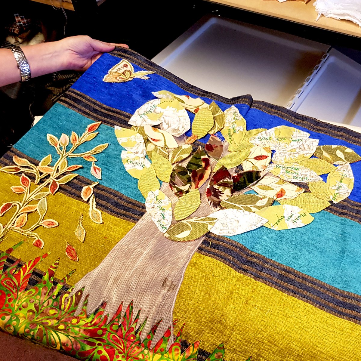 weareReTweed's tweet photo. Inspired by @StitchesFor mass-craftivism, our volunteers are crafting our own climate message panels from fabrics diverted from landfill. Here’s a peek at the progress of the panels so far. #stitches4survival #togetherforourplanet https://t.co/7vcZV7YQt2