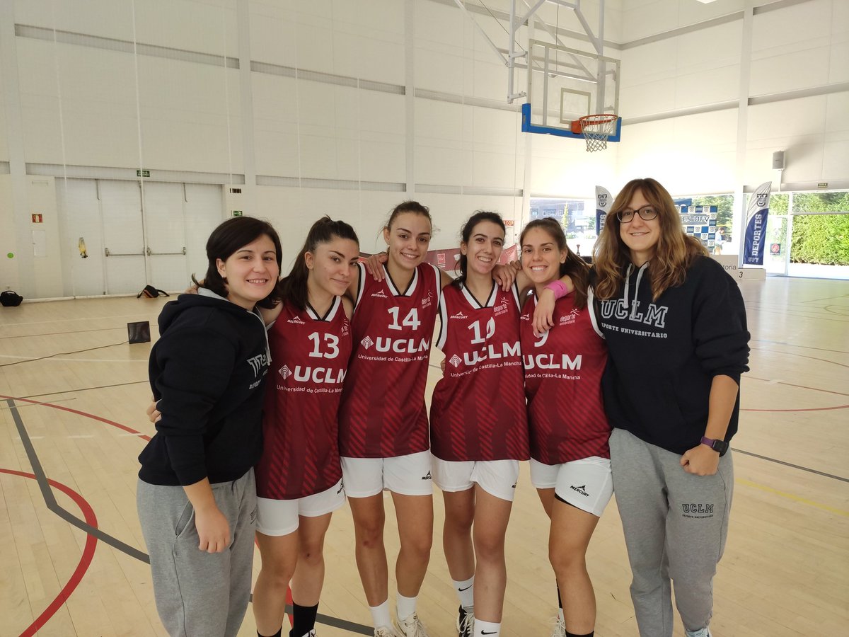 CBCuencaFemenin's tweet photo. CEU 2021|| Comenzamos el día felicitando a nuestras 5 guerreras que han participado en el Campeonato de España Universitario 2021 y a todo el equipo de @UCLMdeportes. Esperamos que hayáis disfrutado de esta experiencia y enhorabuena por el trabajo realizado.  #basketfem #cuenca https://t.co/08ng5HDRBO