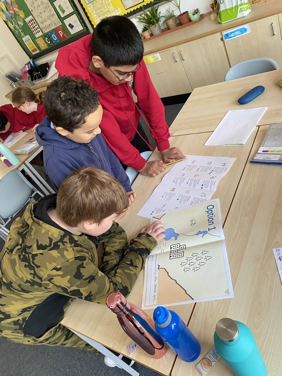 BilstonPrimary's tweet image. This week P6/7 took part in the @NatMiningMuseum Climate Change Workshop as part of @MidlothSciFest.  We explored renewable energy sources and how we can begin to make our towns and cities net zero. We can’t wait to see how the the environment weathers our clay! #BilstonBairns