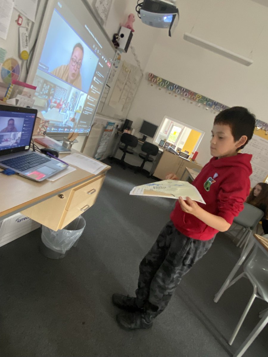 BilstonPrimary's tweet image. This week P6/7 took part in the @NatMiningMuseum Climate Change Workshop as part of @MidlothSciFest.  We explored renewable energy sources and how we can begin to make our towns and cities net zero. We can’t wait to see how the the environment weathers our clay! #BilstonBairns