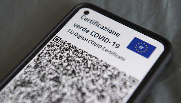 Strade_Magazine's tweet photo. Green pass, operazione fallita
Domani o si fermerà di fatto il Paese, oppure si fermerà in qualche modo la macchina dei controlli e delle sanzioni legate al green pass. In entrambi i casi, un fallimento.
Di @carmelopalma 
https://t.co/fbPGQu25R1 https://t.co/HTndVTUGxQ