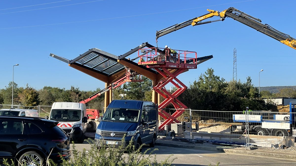 guillaumeherent's tweet photo. Bientôt une nouvelle de station de recharge à très haute puissance sur A31 à Gevrey-Chambertin. La première @Fastned en France 🇫🇷. @VoyageAPRR #fulli #Sighor
Un maillage de plus en plus dense sur le reseau @GroupeAPRR https://t.co/OmD5ienAuu
