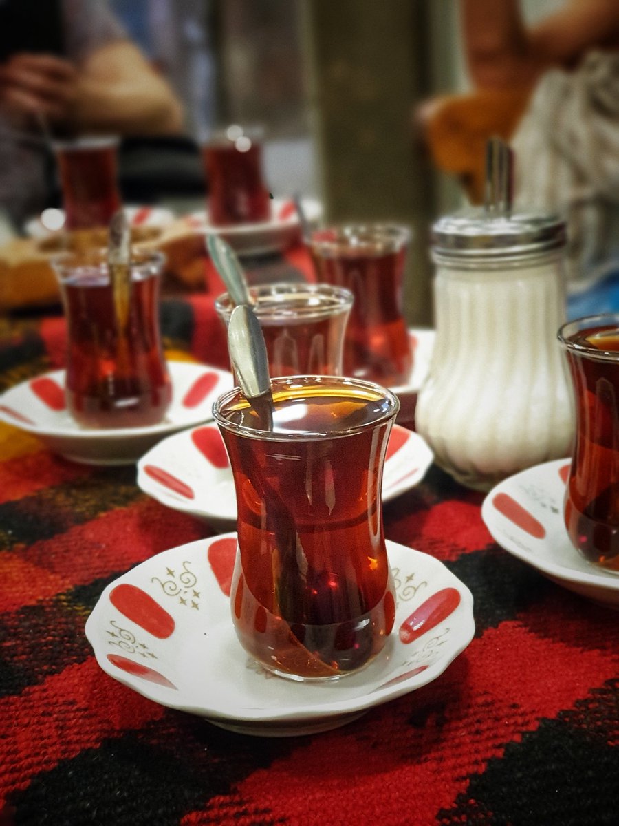 I was not a black-tea drinker, until I lived in #Erbil #Kurdistan Kurdish tea is irresistible!