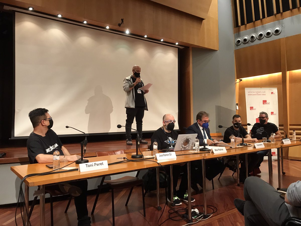 Ayer asistí a la interesante ponencia organizada por <a href="/Aedyp_/">AEDYP</a> en <a href="/sgae_cat/">SGAE Catalunya</a> donde se reflexionó y se expuso la situación del DJ post-pandemia y la regulación del ocio musical 
<a href="/toniperet/">Toni Peret</a> <a href="/DavidOleart/">David Oleart</a> <a href="/ocionocturno/">FECALON</a> <a href="/julioposadas/">JULIO POSADAS</a> <a href="/albertneve/">Albert Neve</a>