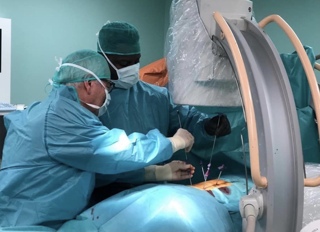 Neuroinstitut_'s tweet photo. Los #objetivos de la #cifoplastía han sido diseñados para detener el #dolor causado por una #fractura de la #columna, estabilizar el #hueso y restaurar toda la altura perdida del #cuerpo vertebral https://t.co/8Qk2T9xt9F