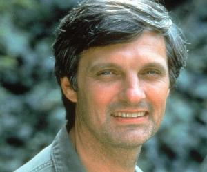 алда алда тур алда максим инстаграм. алан алда сейчас 2020. алан алда эмми 1982. мэш сериал алан алда. энтони алда.