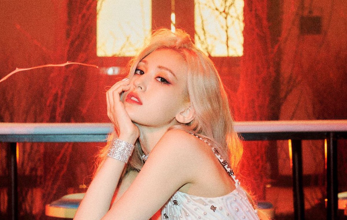 PopBase's tweet photo. Somi is confirmed to be releasing her debut studio album, "XOXO,” at the end of this month. https://t.co/ExQMoVvX17