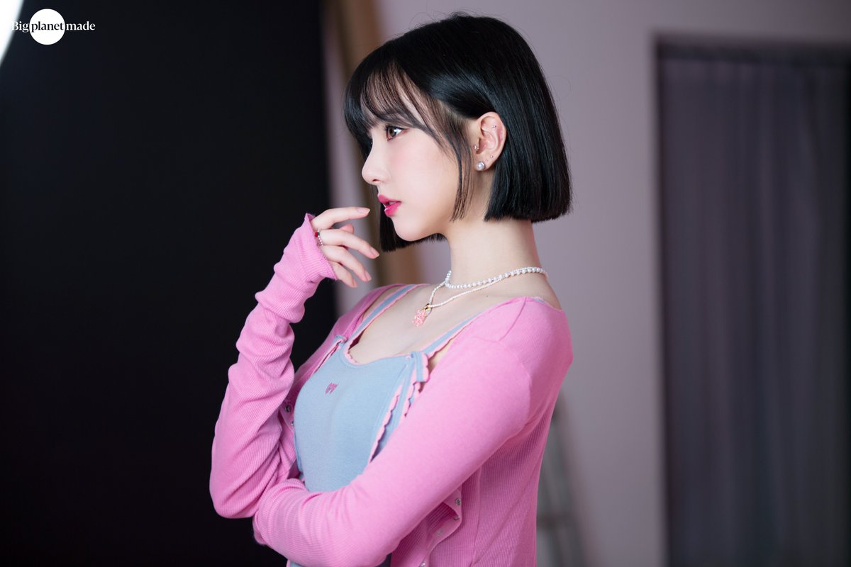 211014 VIVIZ 첫 프로필 촬영 비하인드 #1
🔗 m.post.naver.com/viewer/postVie…
#여자친구 #GFRIEND #비비지 #VIVIZ <a href="/VIVIZ_official/">VIVIZ</a>