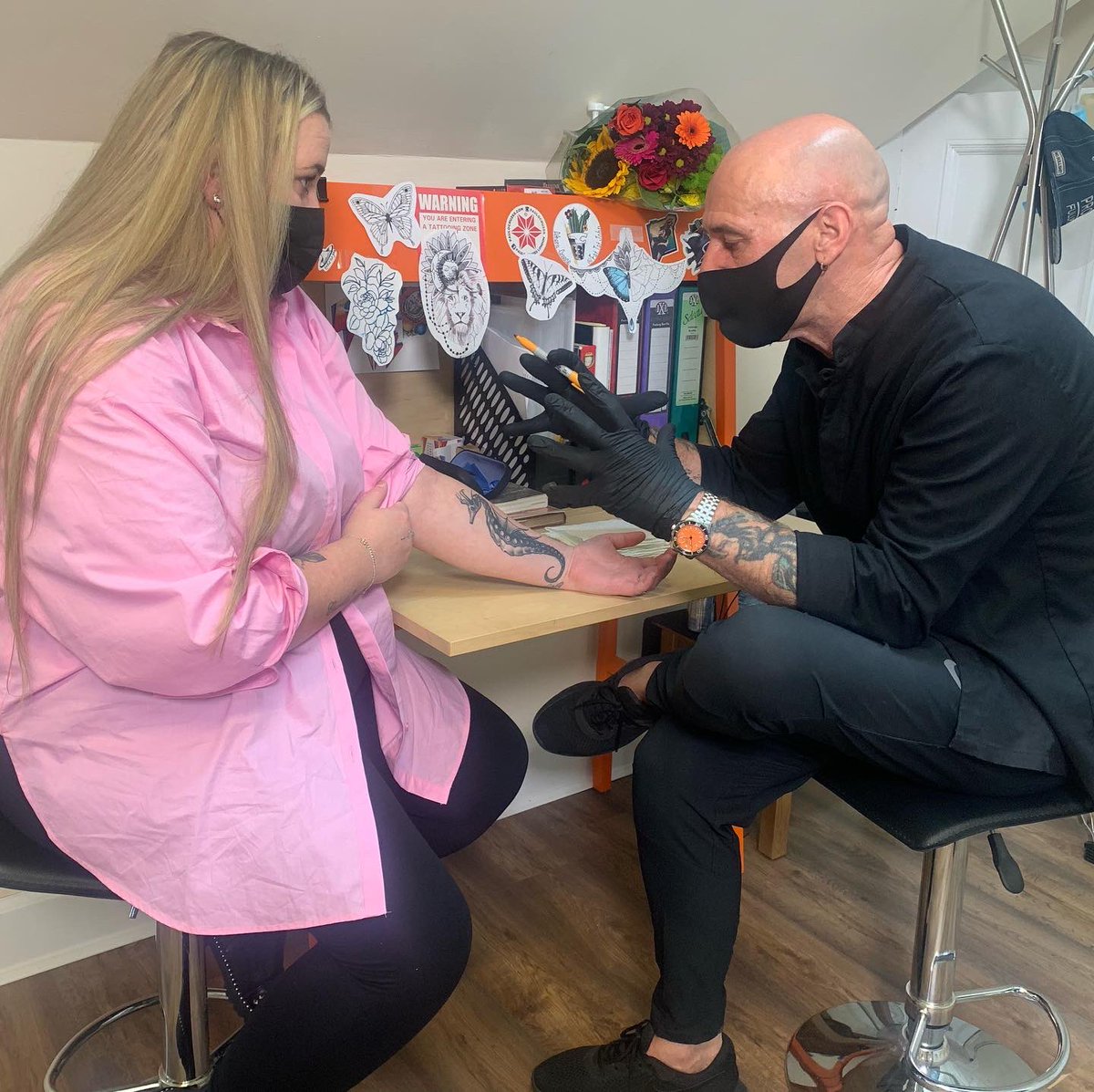 Fionasstalker's tweet photo. Coming up on #ReportingScotland @bbcone &amp; @BBCScotNine later 📺 - The tattoo artist covering the scars of self harm #mentalhealth https://t.co/OHsmnoq8rA