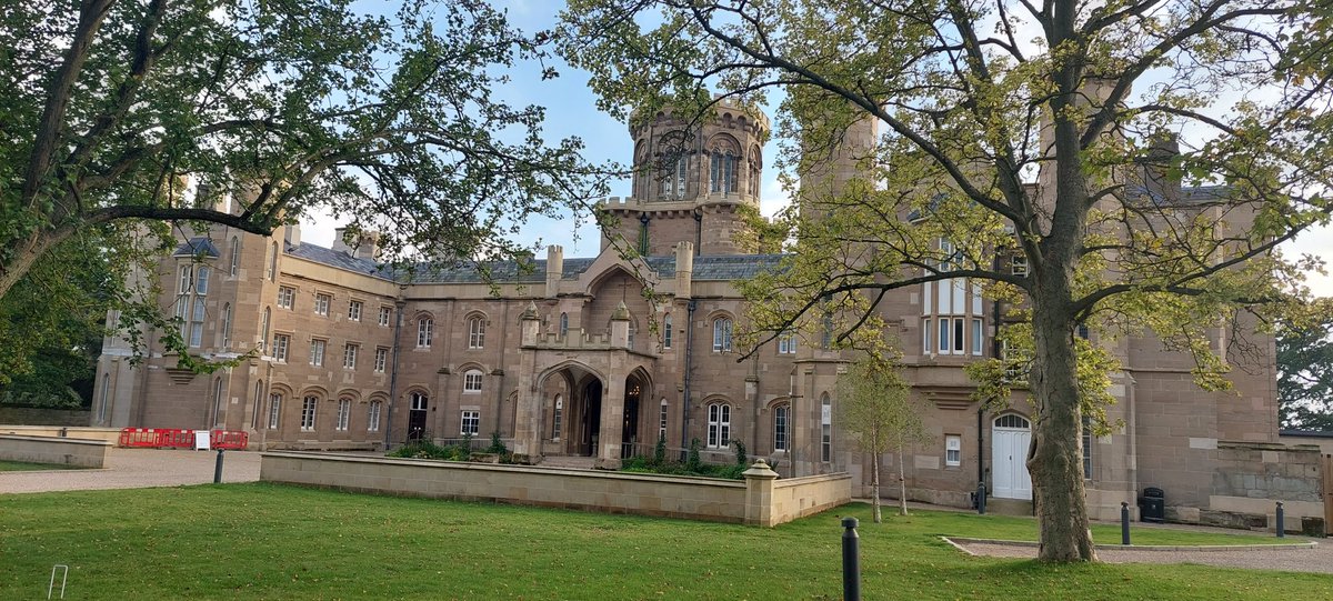 It was a pleasure to perform @warnerhotels at Studley Castle on Saturday evening with the hit show The Carpenters Voice of the Heart. Beautiful venue &amp; a fantastic audience #TheCarpenters #Livemusic #backingvocalist