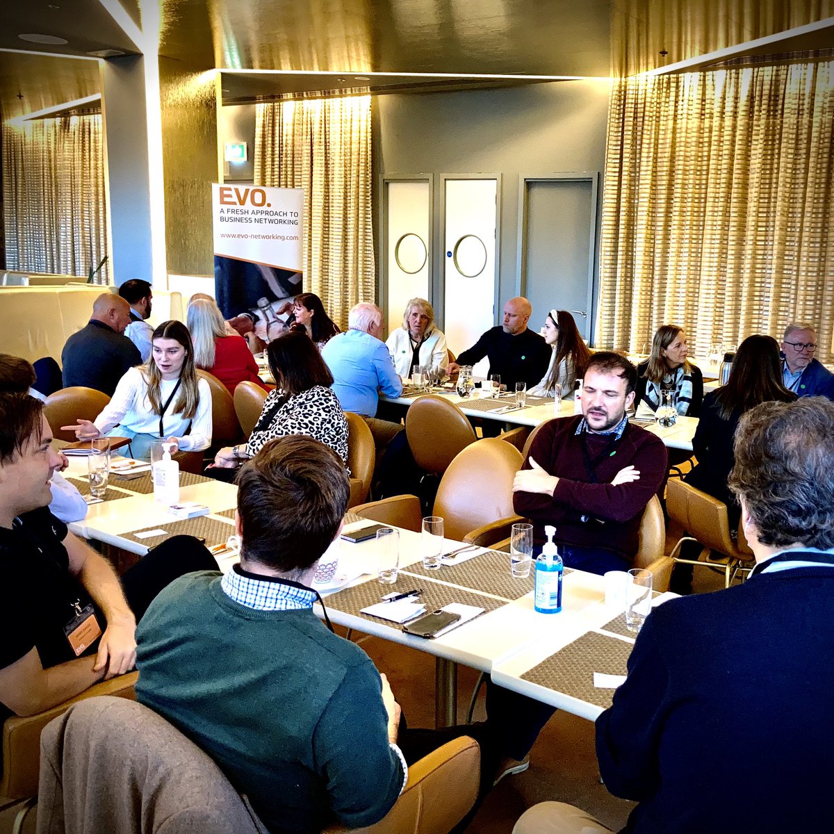 JonCraig_Photos's tweet photo. GOOOOD MOOOOORNING!!  What a delight to see this healthy fun profitable energetic bunch at @HN_Bristol for #Business #Networking with Mr @JamieBreese at @EvoNetworking ..  it’s #GoodToBeBack #Bristol #EventProfs @CabotCircus @bristolshopping @visitwestuk @VisitBristol https://t.co/rUTxpTDjds