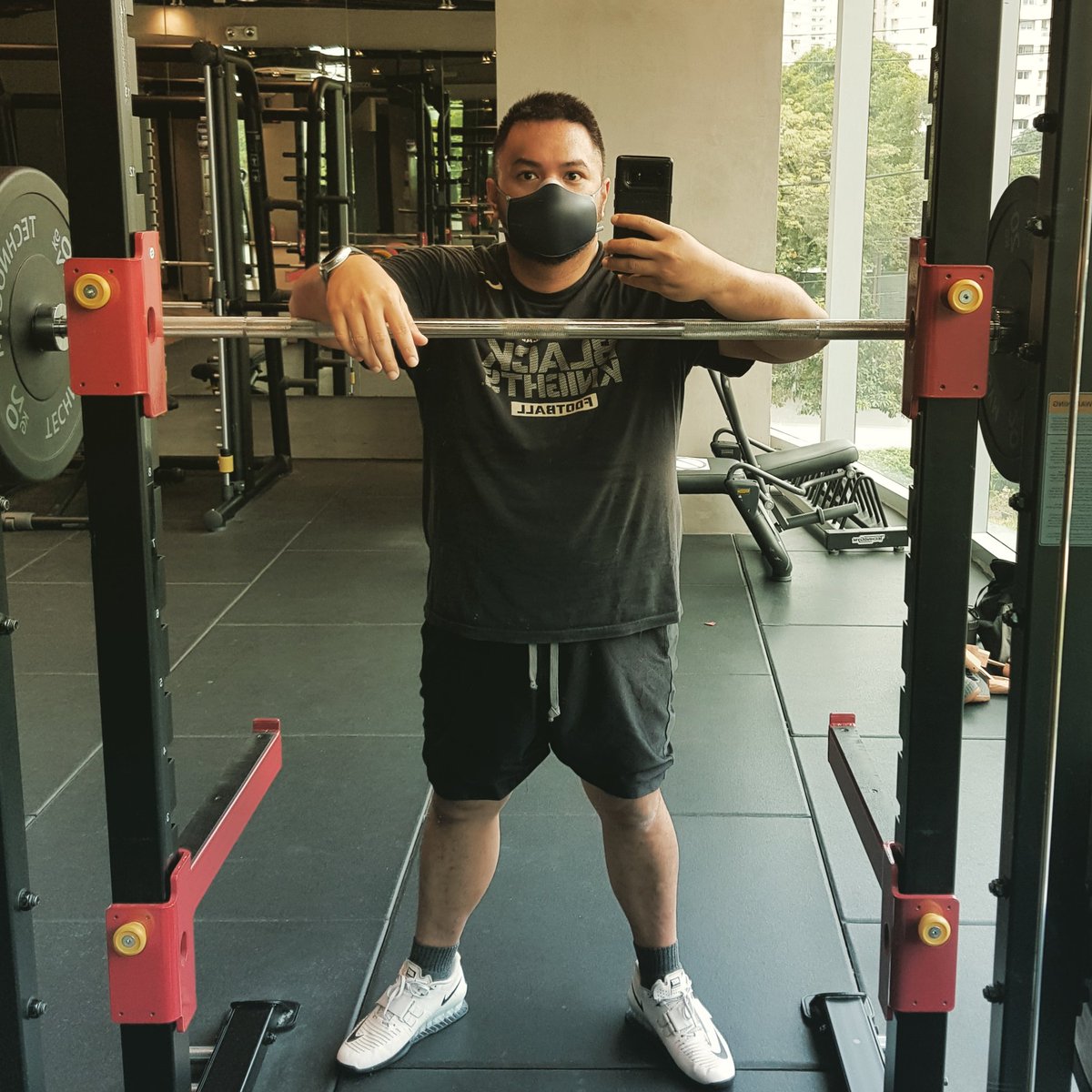 maudreizehn's tweet photo. Back in the gym. I need to catch up. https://t.co/CsXj3jWpHf